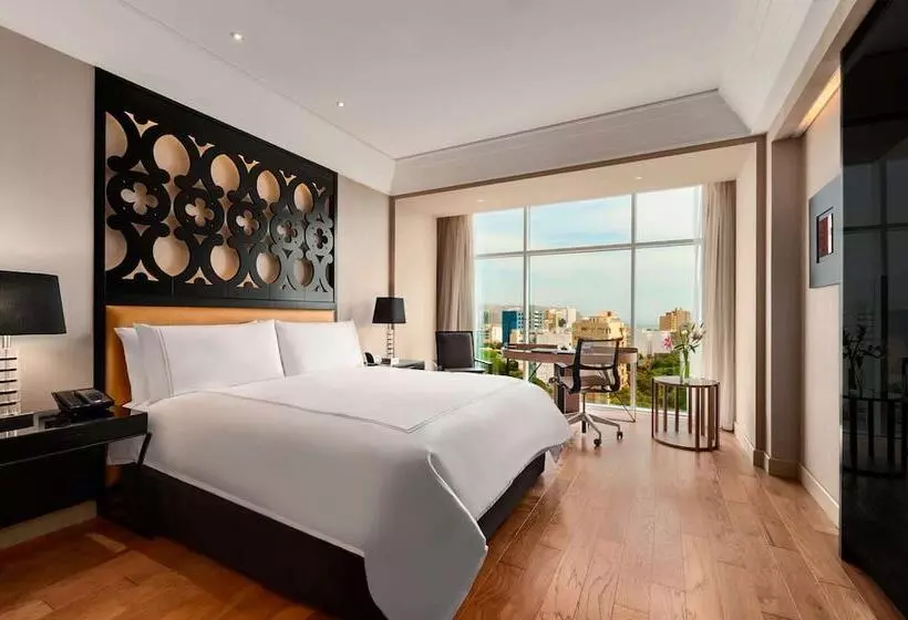 سوییت جونیور, Hilton Lima Miraflores