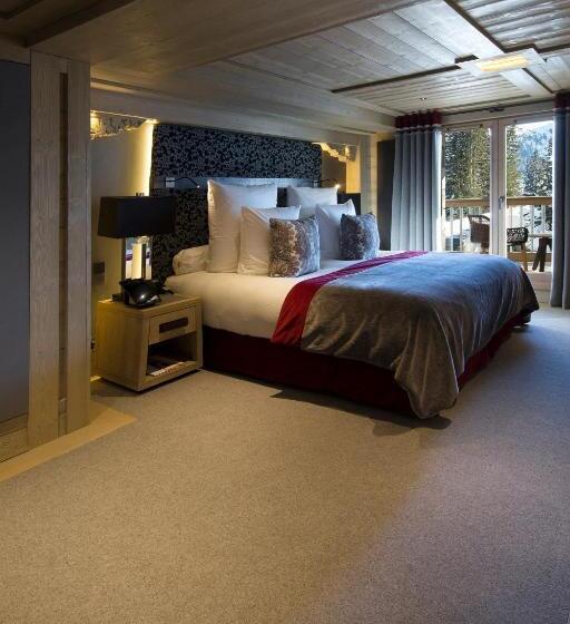 جناح جونيور عائلى, Le K2 Altitude