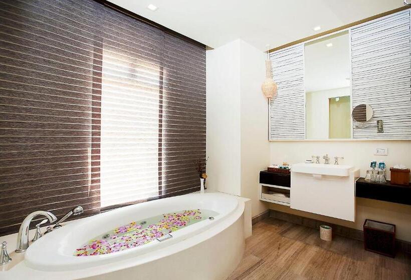 Люкс Повышенной Комфортности, Natai Beach Resort