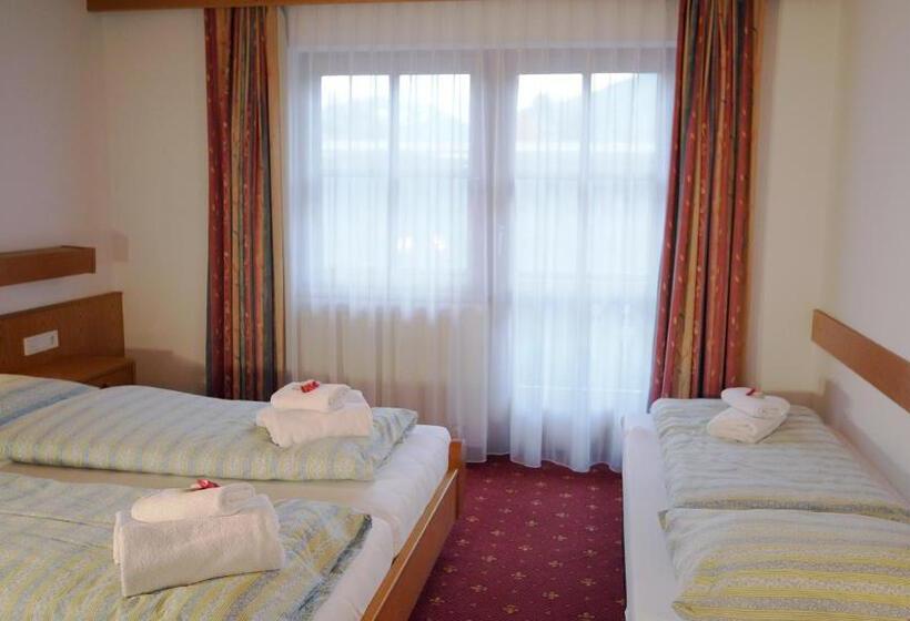 スタンダードトリプルルーム, Pension Traube