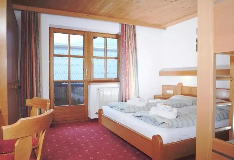 スタンダード４人部屋, Pension Traube
