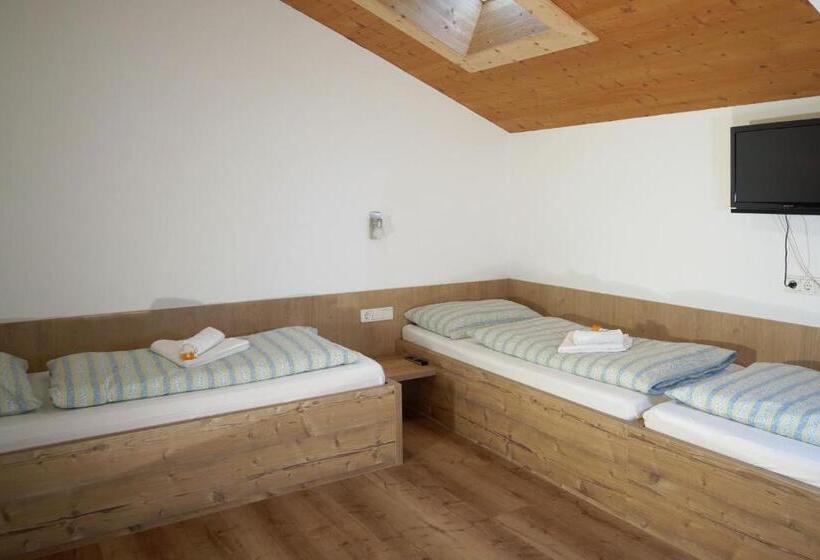 ファミリールーム, Pension Traube