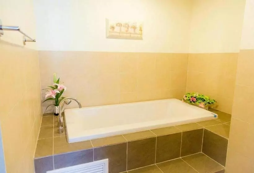 سوییت جونیور لوکس, Searidge Hua Hin Resort & Poolvilla