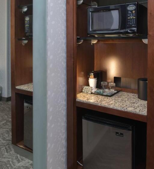 스탠다드 스튜디오 킹침대, Springhill Suites By Marriott Logan