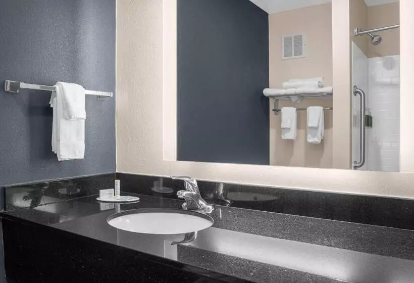２ダブルベッドのスタンダードルーム, Fairfield By Marriott Inn & Suites Columbus Hilliard