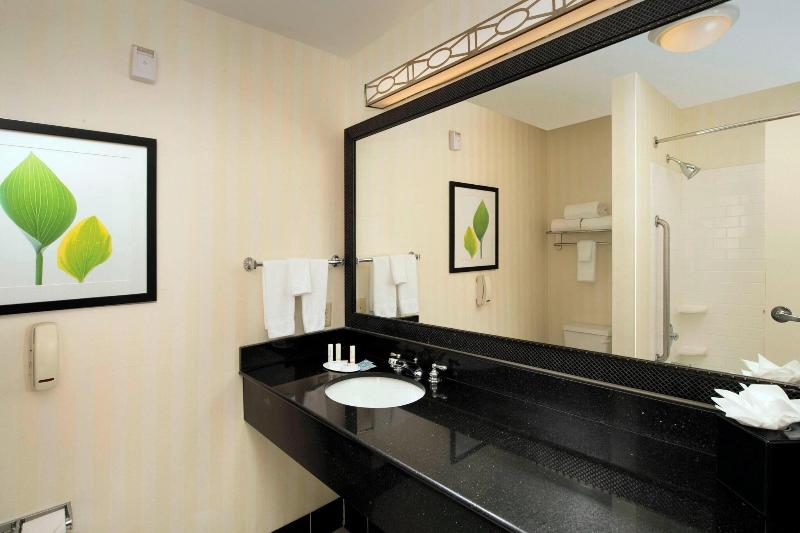 إستوديو قياسى, Fairfield Inn & Suites Weatherford