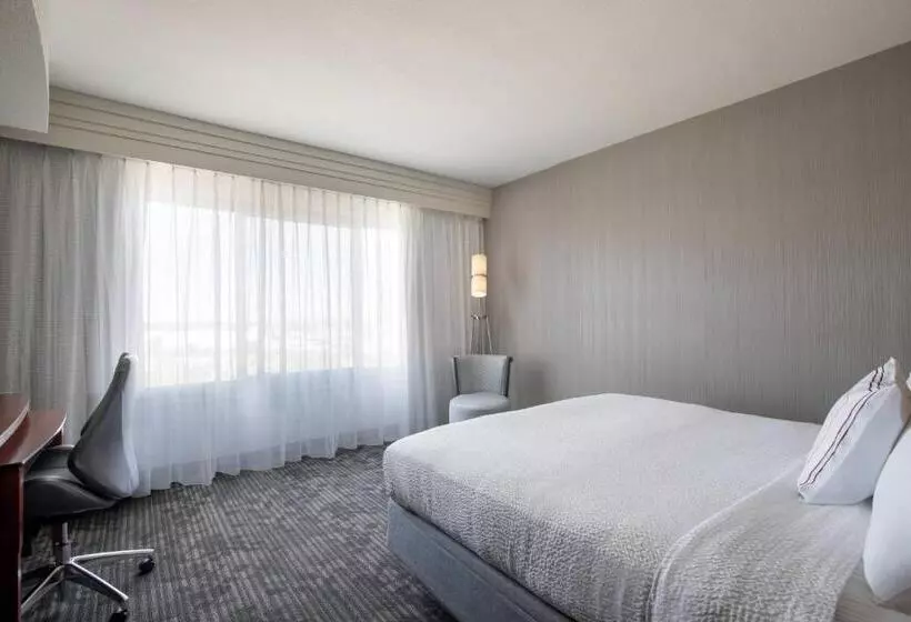 キングサイズベッドのデラックススイート, Courtyard By Marriott Dallas Allen At Allen Event Center