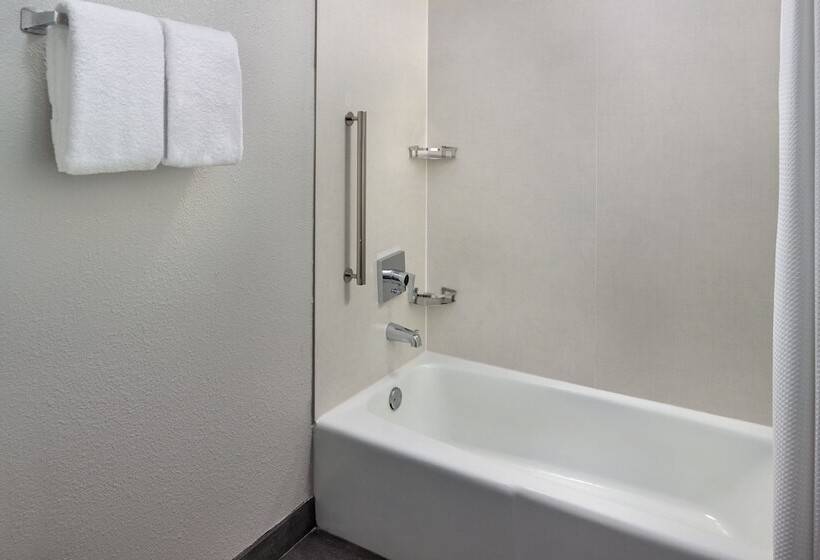 חדר סטנדרט שתי מיטות זוגיות, Courtyard By Marriott Nashville Brentwood