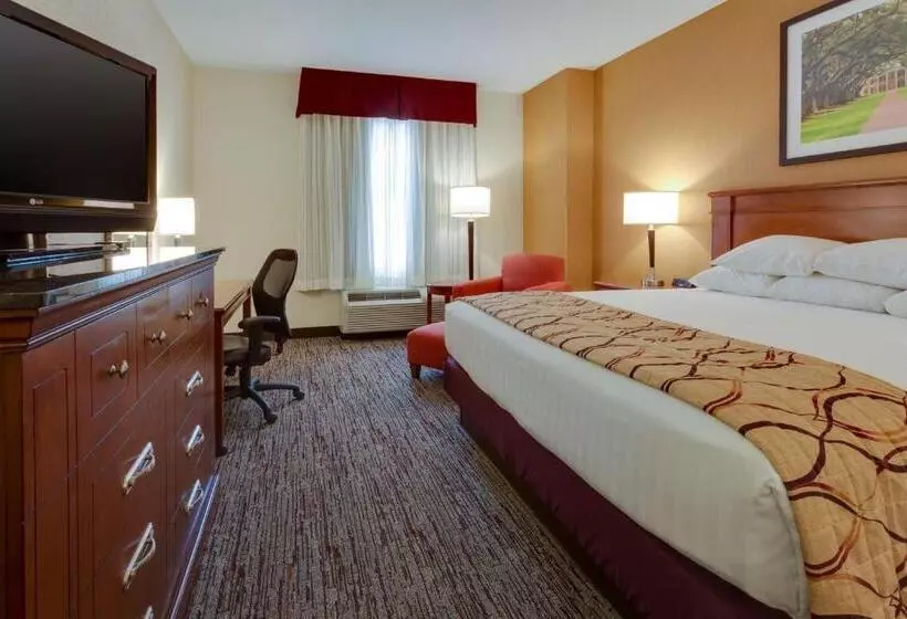 キングサイズベッドのスーペリアルーム, Drury Inn & Suites Baton Rouge
