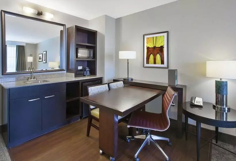 スイート, Embassy Suites Columbus Airport