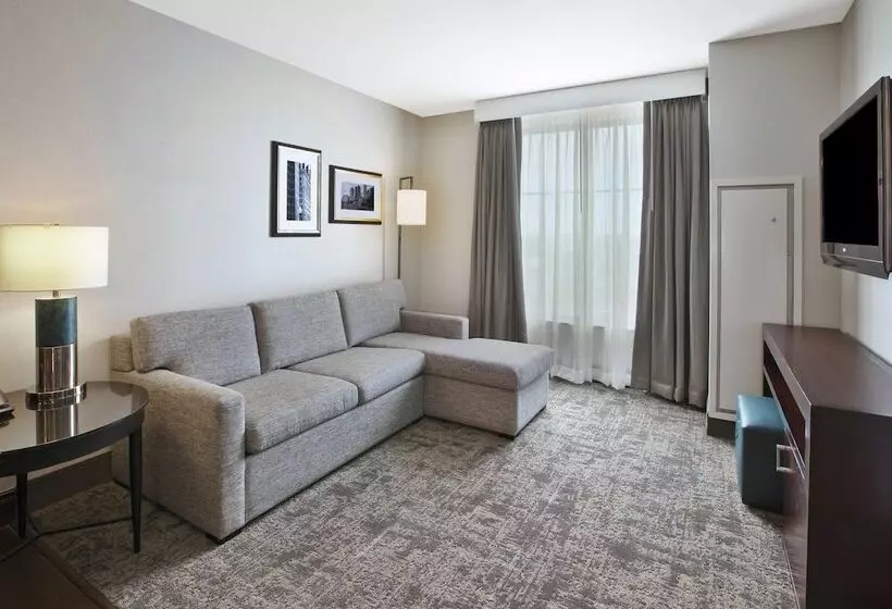 スイート, Embassy Suites Columbus Airport