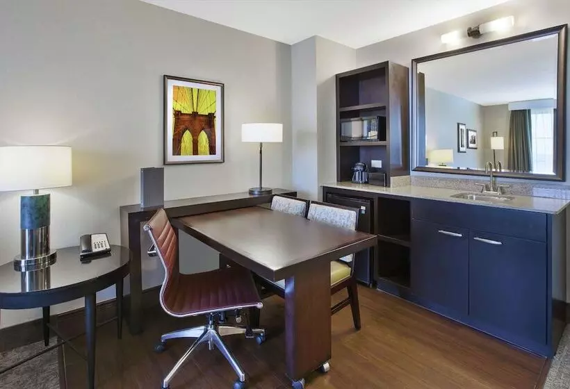 身障者適用スイートルーム, Embassy Suites Columbus Airport