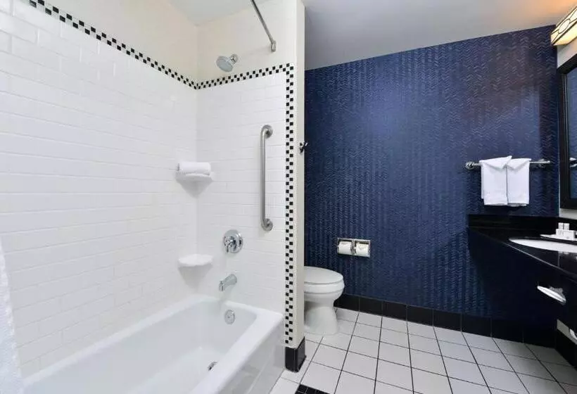 キングサイズベッドのスイートルーム, Fairfield Inn & Suites Santa Cruz Capitola