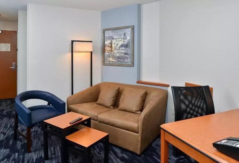 キングサイズベッドのスイートルーム, Fairfield Inn & Suites Santa Cruz Capitola