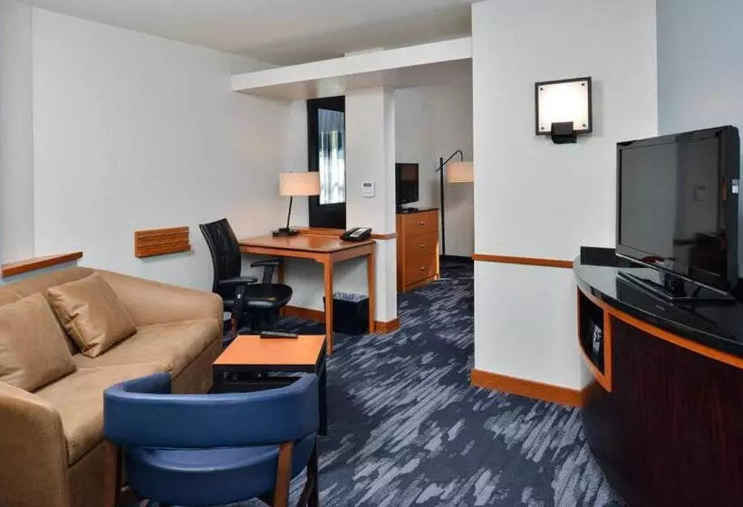 キングサイズベッドのスイートルーム, Fairfield Inn & Suites Santa Cruz Capitola