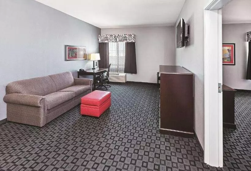 キングサイズベッドのスイートルーム, La Quinta Inn & Suites By Wyndham Decatur