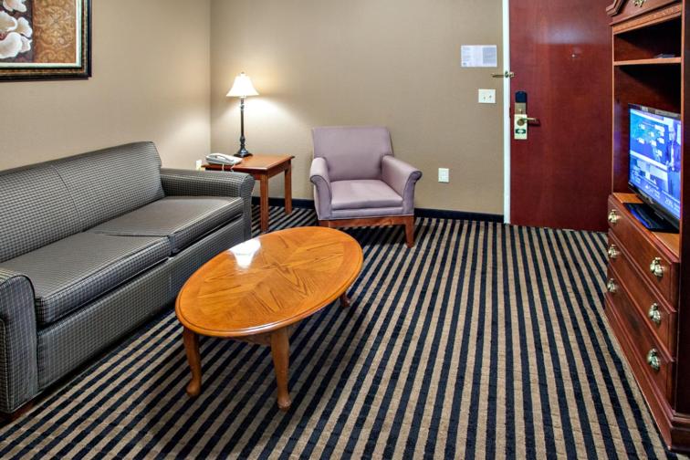 스위트 킹사이즈 침대, Mountain Inn & Suites Flat Rock