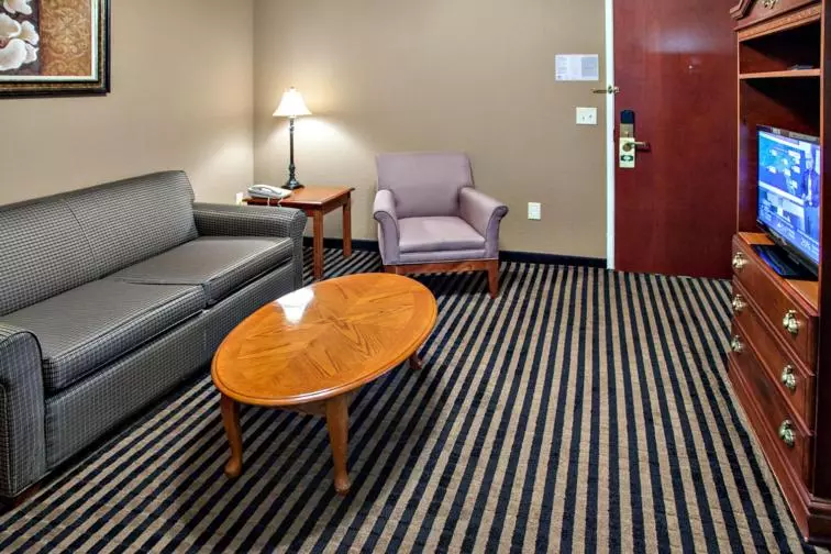 キングサイズベッドのスイートルーム, Mountain Inn & Suites Flat Rock