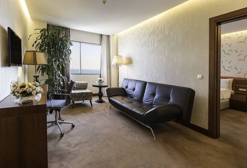 Suite cu Vedere spre Oraş, Ramada Plaza By Wyndham Istanbul Atakoy
