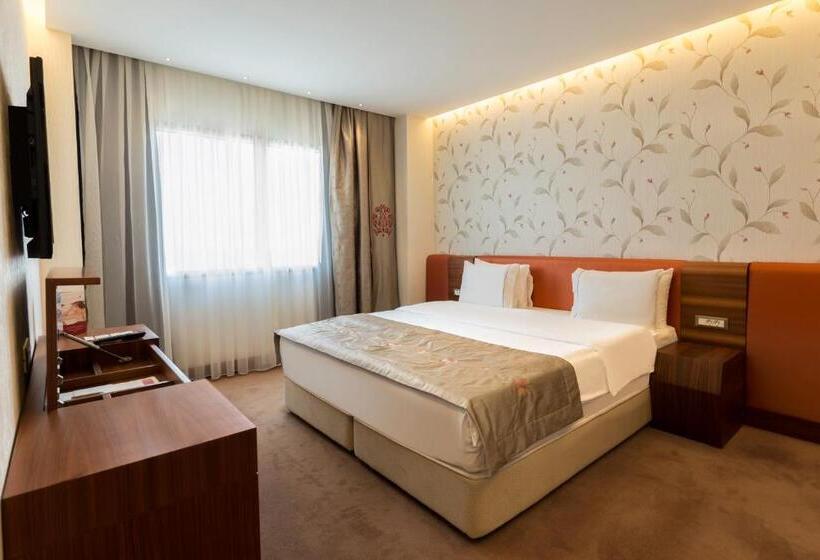 Cameră Standard Pat King Size, Ramada Plaza By Wyndham Istanbul Atakoy