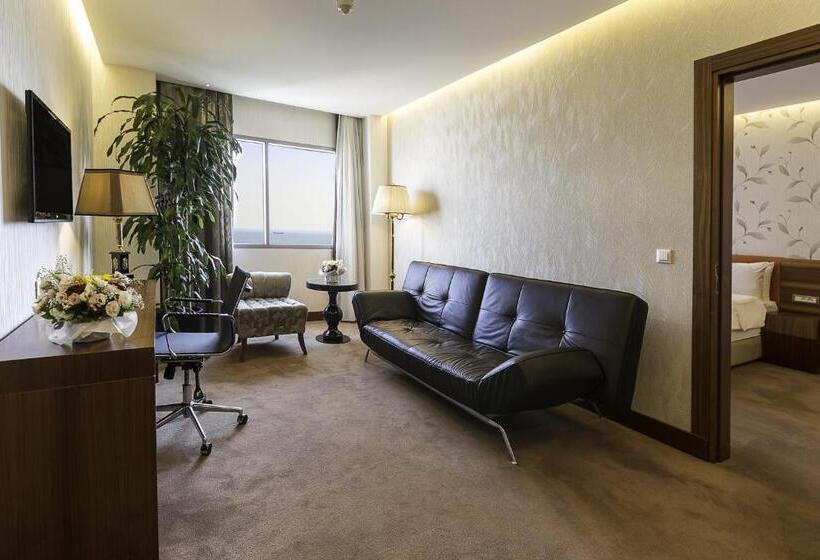 Suite cu Vedere spre Oraş, Ramada Plaza By Wyndham Istanbul Atakoy