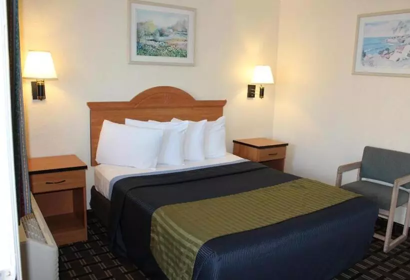 エコノミールーム, Riverside Inn & Suites Santa Cruz