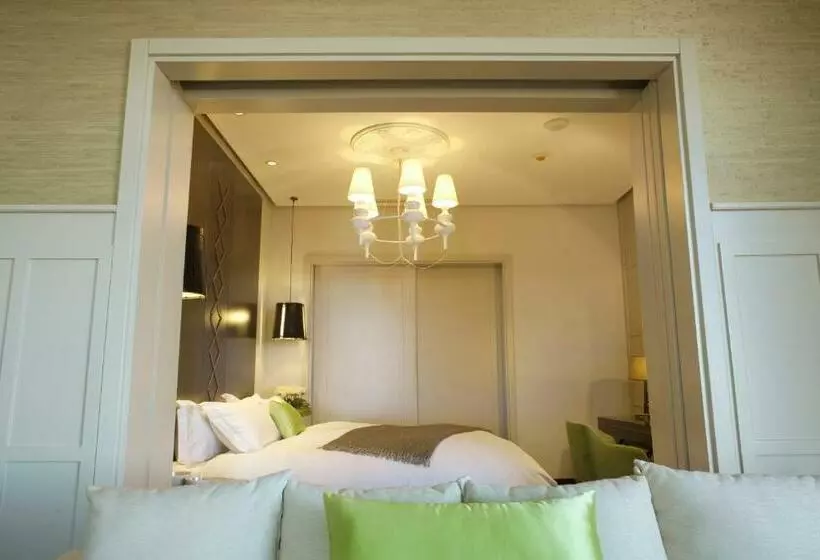 سوییت پرستیژ, Sofitel Montevideo Casino Carrasco & Spa