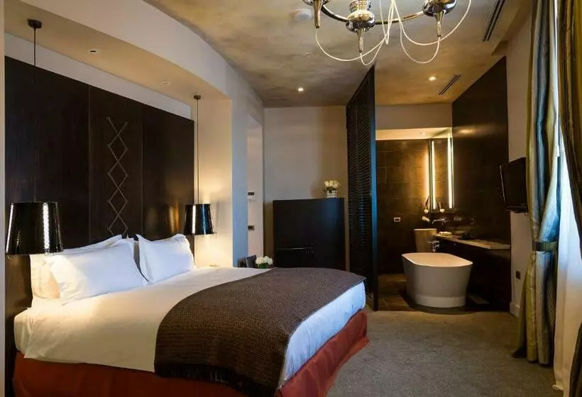 سوییت جونیور, Sofitel Montevideo Casino Carrasco & Spa