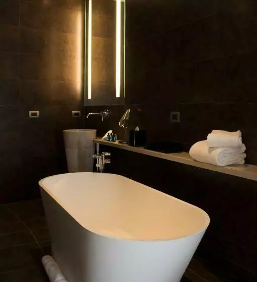 سوییت جونیور, Sofitel Montevideo Casino Carrasco & Spa