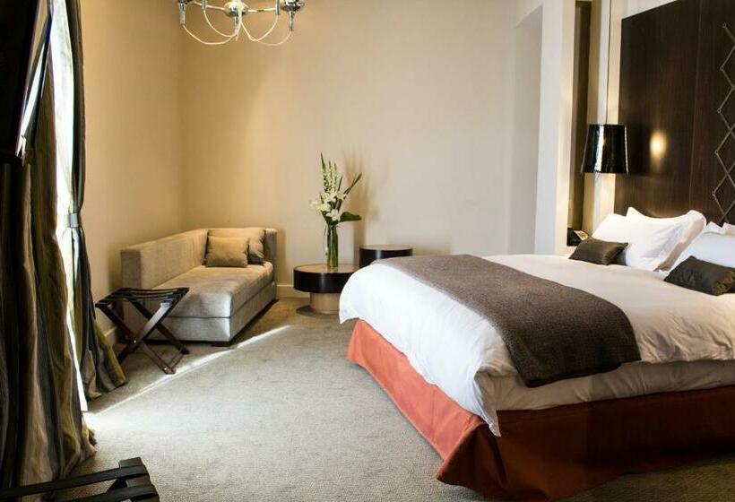 جناح جونيور, Sofitel Montevideo Casino Carrasco & Spa