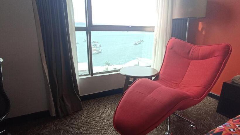 Pokój Deluxe, The Klagan