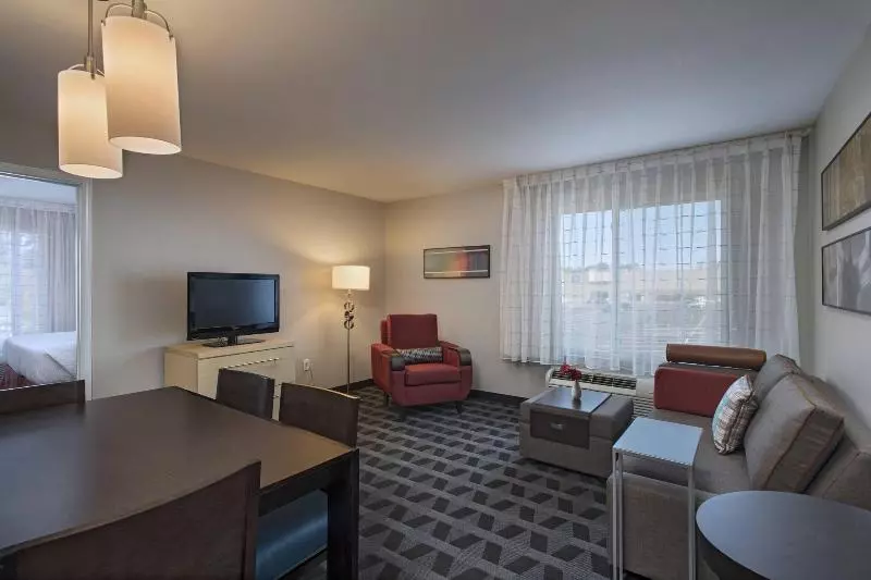 キングサイズベッドのスイートルーム, Towneplace Suites Fayetteville Cross Creek
