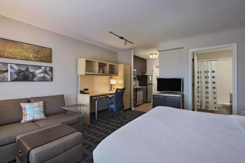 キングサイドベッドのスタンダードワンルーム, Towneplace Suites Fayetteville Cross Creek