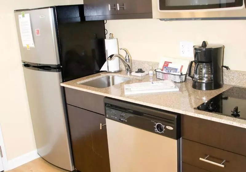 キングサイドベッドのスタンダードワンルーム, Towneplace Suites Fayetteville Cross Creek