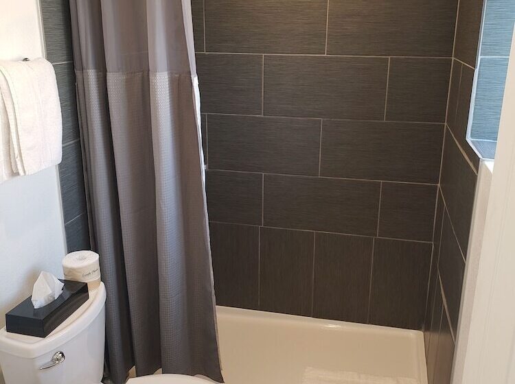 חדר סטנדרט שתי מיטות זוגיות, Deluxe Inn