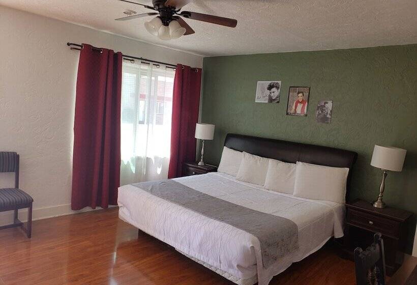 חדר סטנדרט שתי מיטות זוגיות, Deluxe Inn