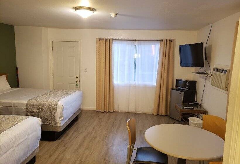 חדר סטנדרט שתי מיטות זוגיות, Deluxe Inn