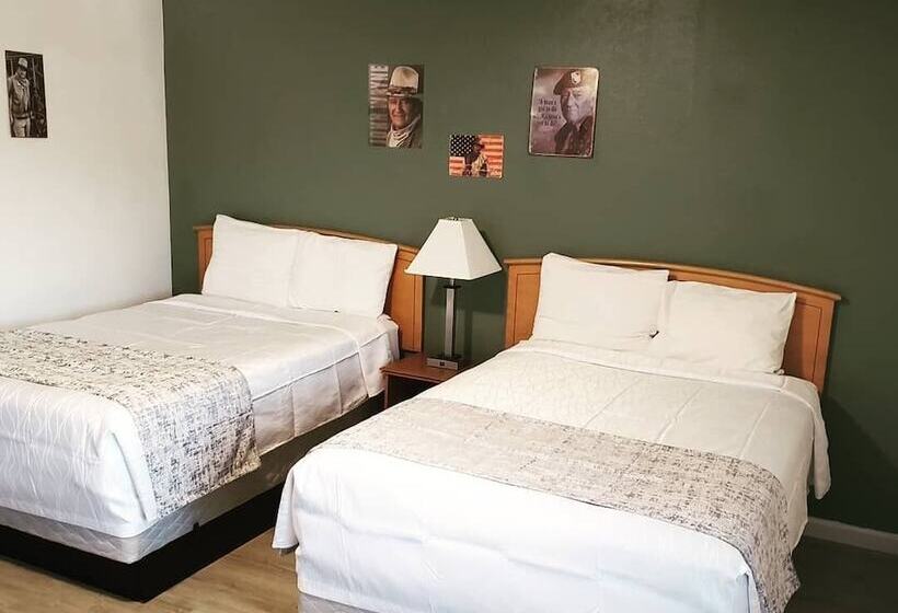 חדר סטנדרט שתי מיטות זוגיות, Deluxe Inn