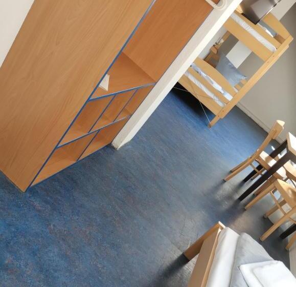 اتاق استاندارد سه نفره, Acama Hotel & Hostel Kreuzberg