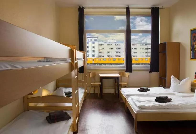 Standard 5-Personen Zimmer, Acama Hotel & Hostel Kreuzberg