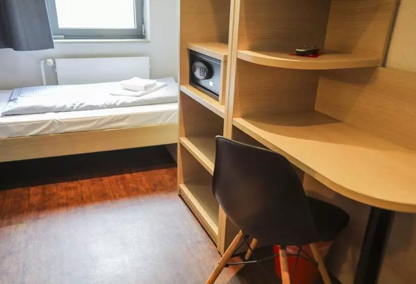3-Bett-Standardzimmer, Acama Hotel & Hostel Kreuzberg