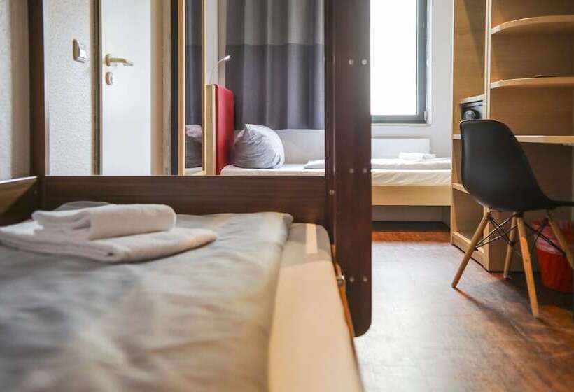 اتاق استاندارد سه نفره, Acama Hotel & Hostel Kreuzberg