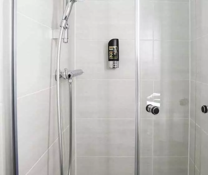 4 Bett Standardzimmer, Acama Hotel & Hostel Kreuzberg