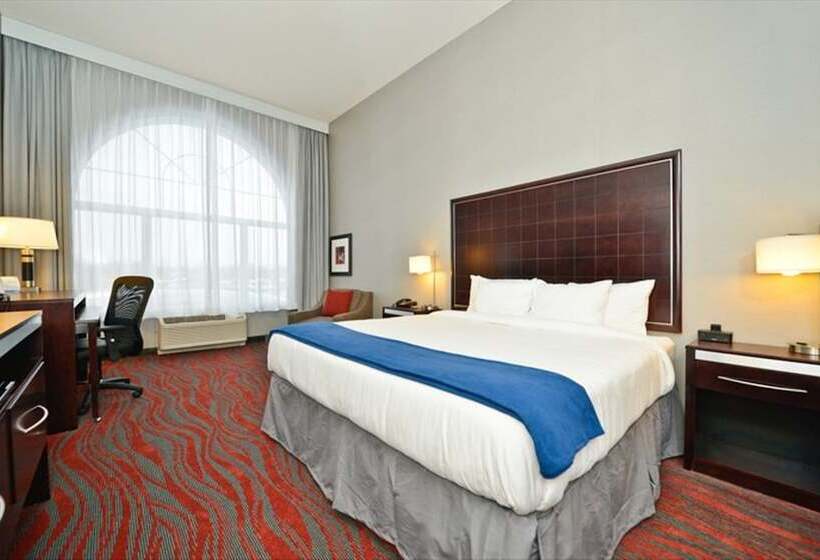 جناح, Holiday Inn Express & Suites Utica, An Ihg