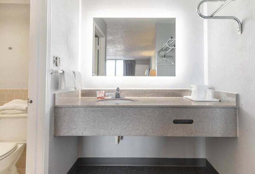 스탠다드 룸 더블 침대 2개, Howard Johnson Jennings