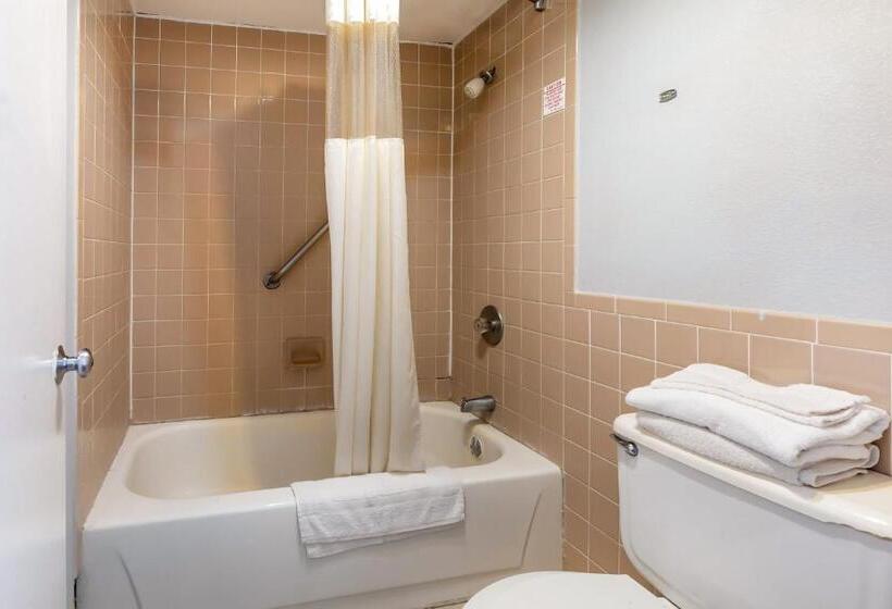 스탠다드 룸 더블 침대 2개, Howard Johnson Jennings