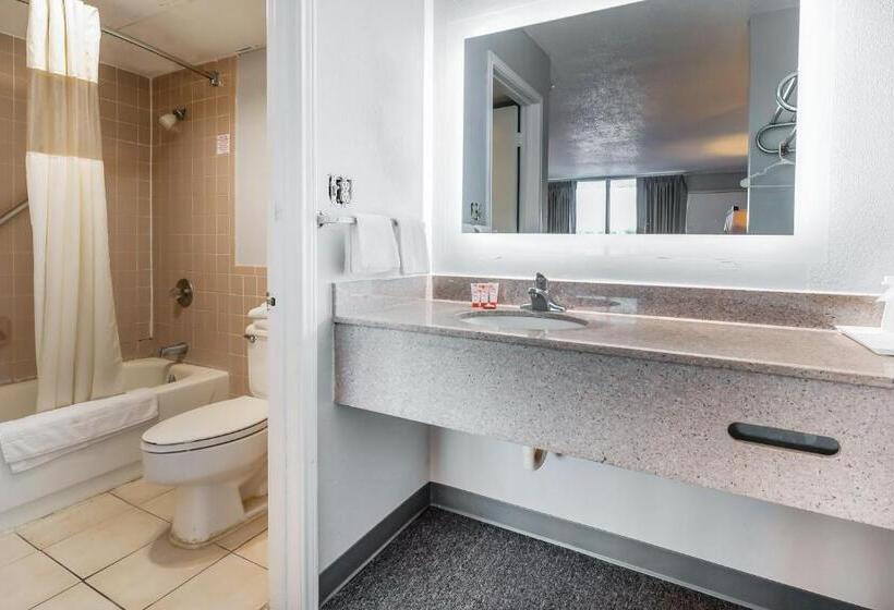 스탠다드 룸 더블 침대 2개, Howard Johnson Jennings