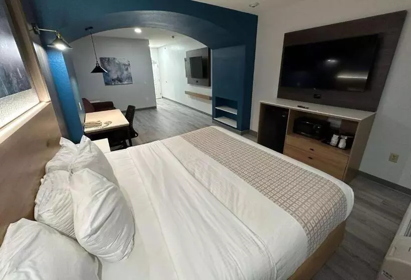 キングサイズベッドのスタンダードルーム, La Quinta Inn & Suites By Wyndham Ft Worth Burleson