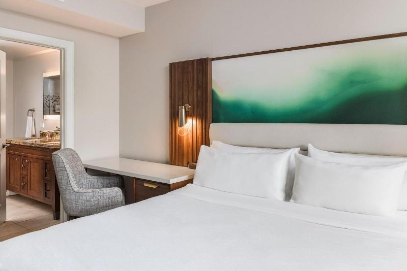 스탠다드 룸 킹사이즈 침대, Marriott S Lakeshore Reserve