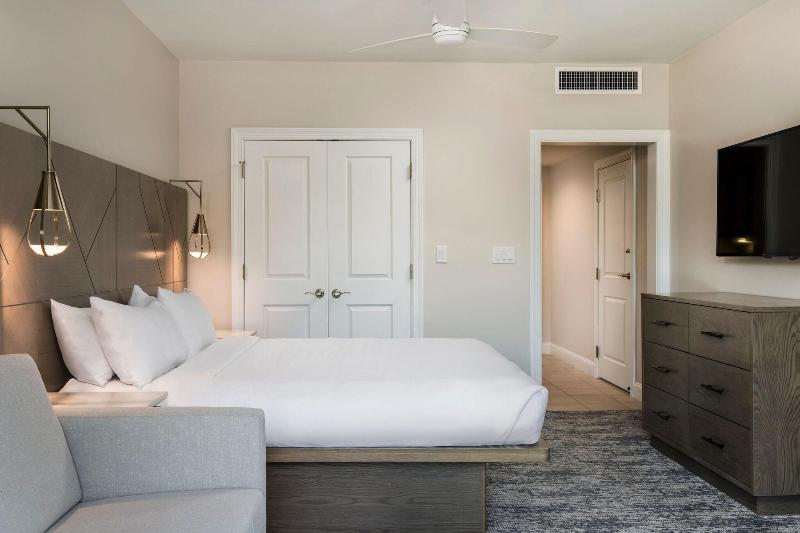 스탠다드 룸 킹사이즈 침대, Marriott S Lakeshore Reserve